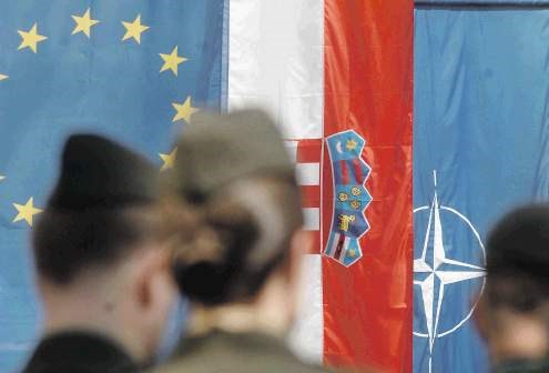 8190.vojna sluzbenica