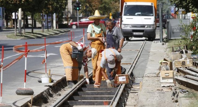 5977.radnici na pruzi