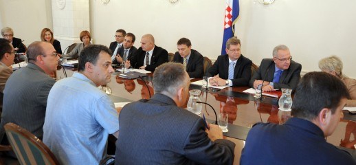 6004.sindikati u pregovorima