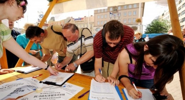 6335.potpisi za referendum