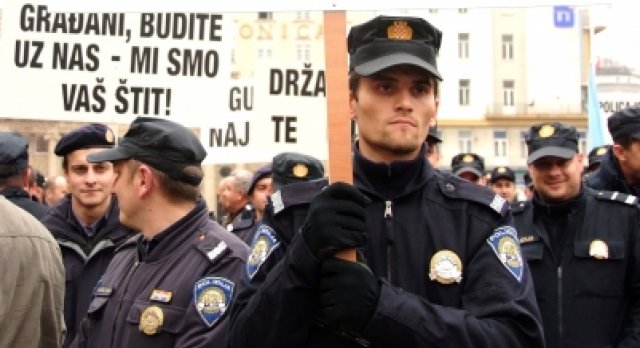 6600.prosvjed policije