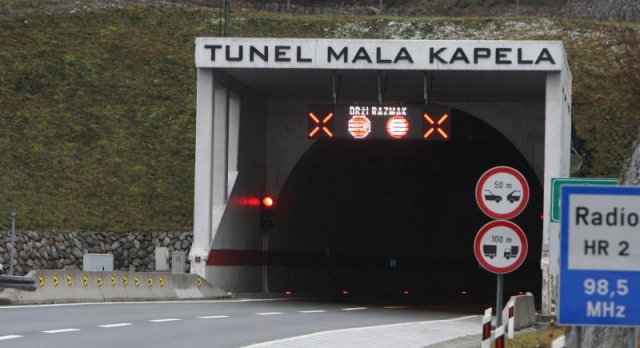 6709.tunel mala kapela