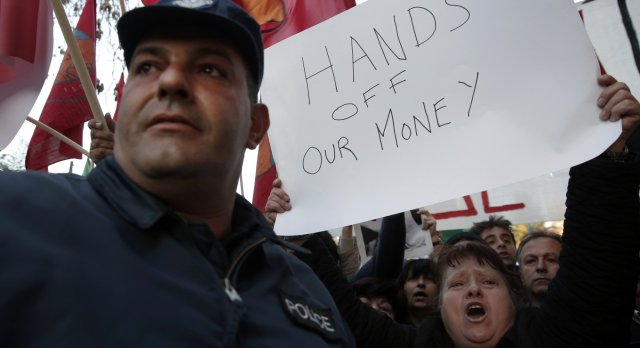 6783.ciprani prosvjeduju