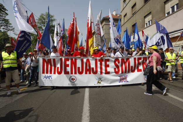 6942.sindikati prosvjed1