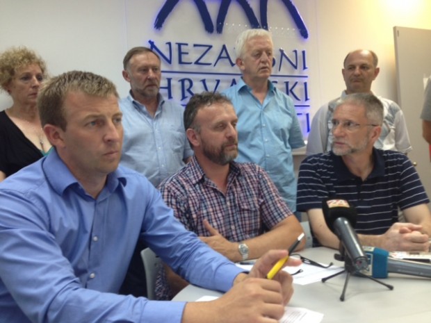 7115.tiskovna najava referenduma