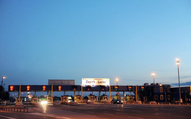 7162.autocesta lucko