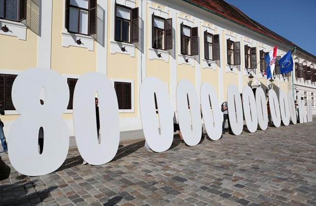 8822.nule na markovom trgu