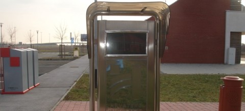 3927.touch screen