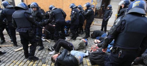 3944.prosvjednici i policija