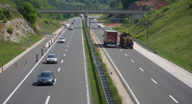 4970.autocesta arz